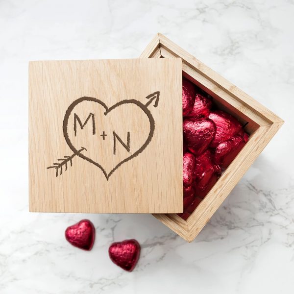 Personalised Oak Photo Cube – Carved Heart