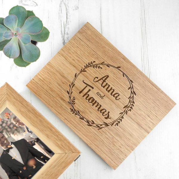 Personalised Oak Photo Keepsake Box – Couples Wreath (Medium)