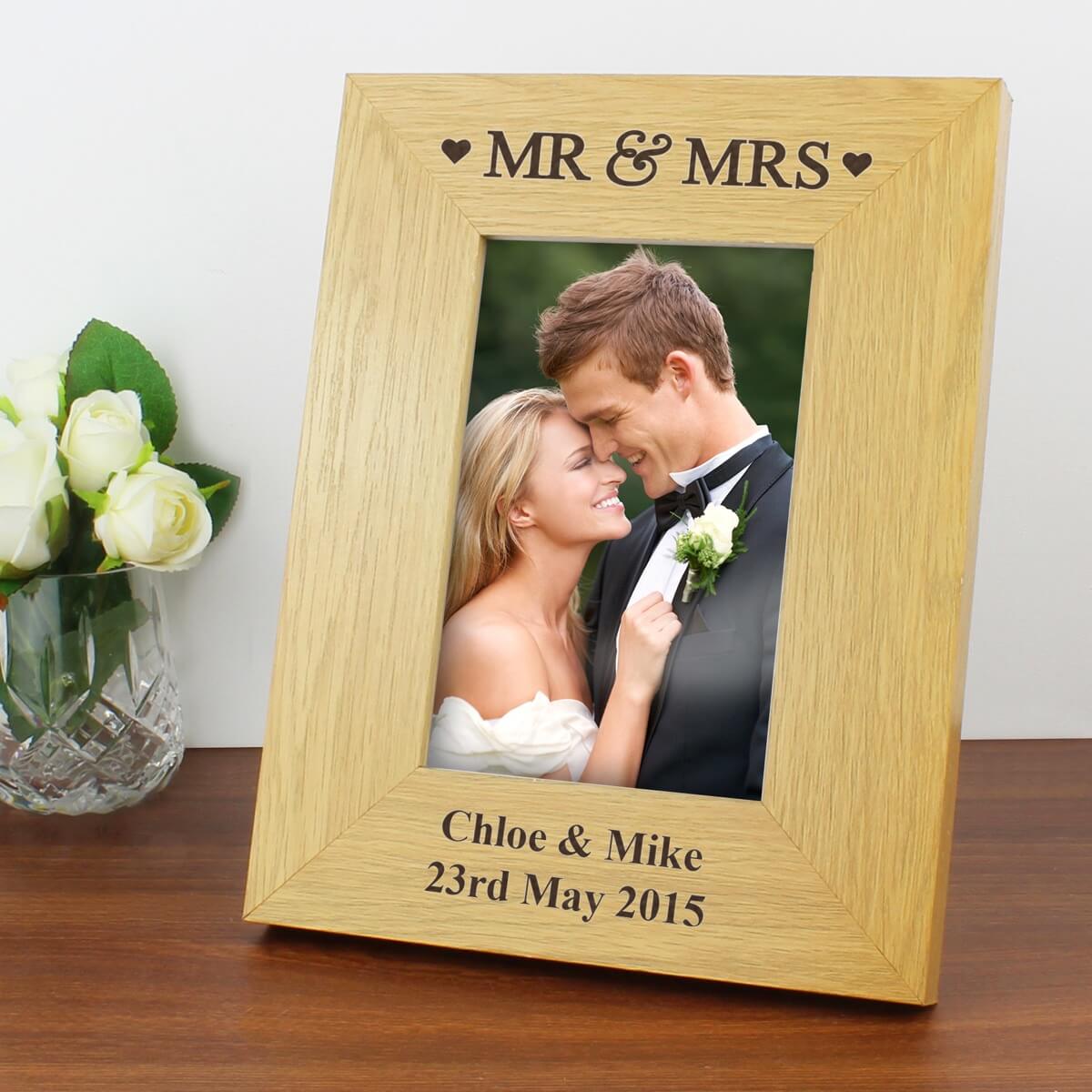 Personalised Oak Finish 6×4 Mr & Mrs Photo Frame