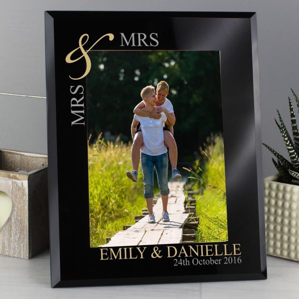 Personalised Gold Couples 7×5 Black Glass Photo Frame