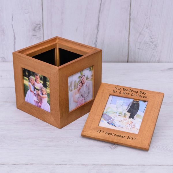 Personalised Oak Photo Cube – Your Message