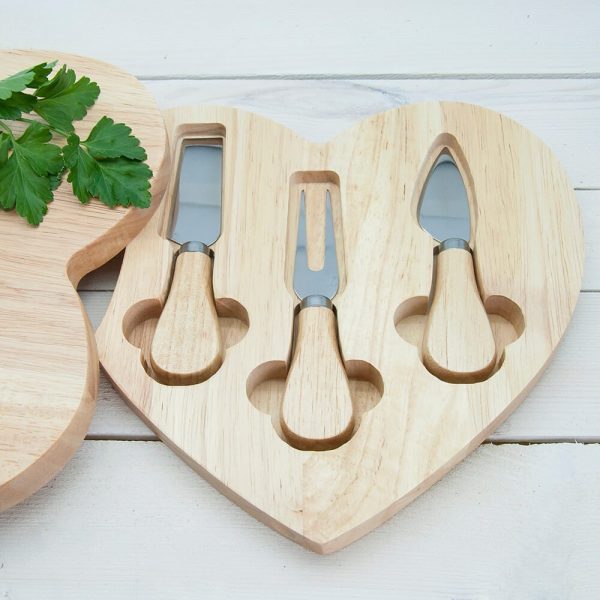 Personalised Cheese Board – Hearts